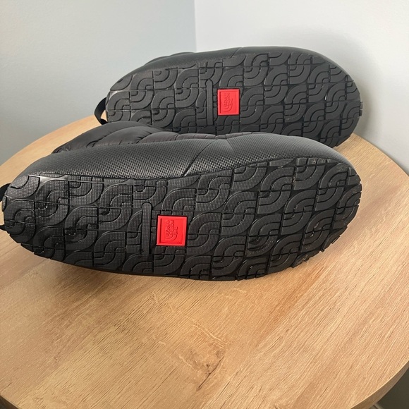 The North Face Black Quilted Women's Shoes - Picture 6 of 6